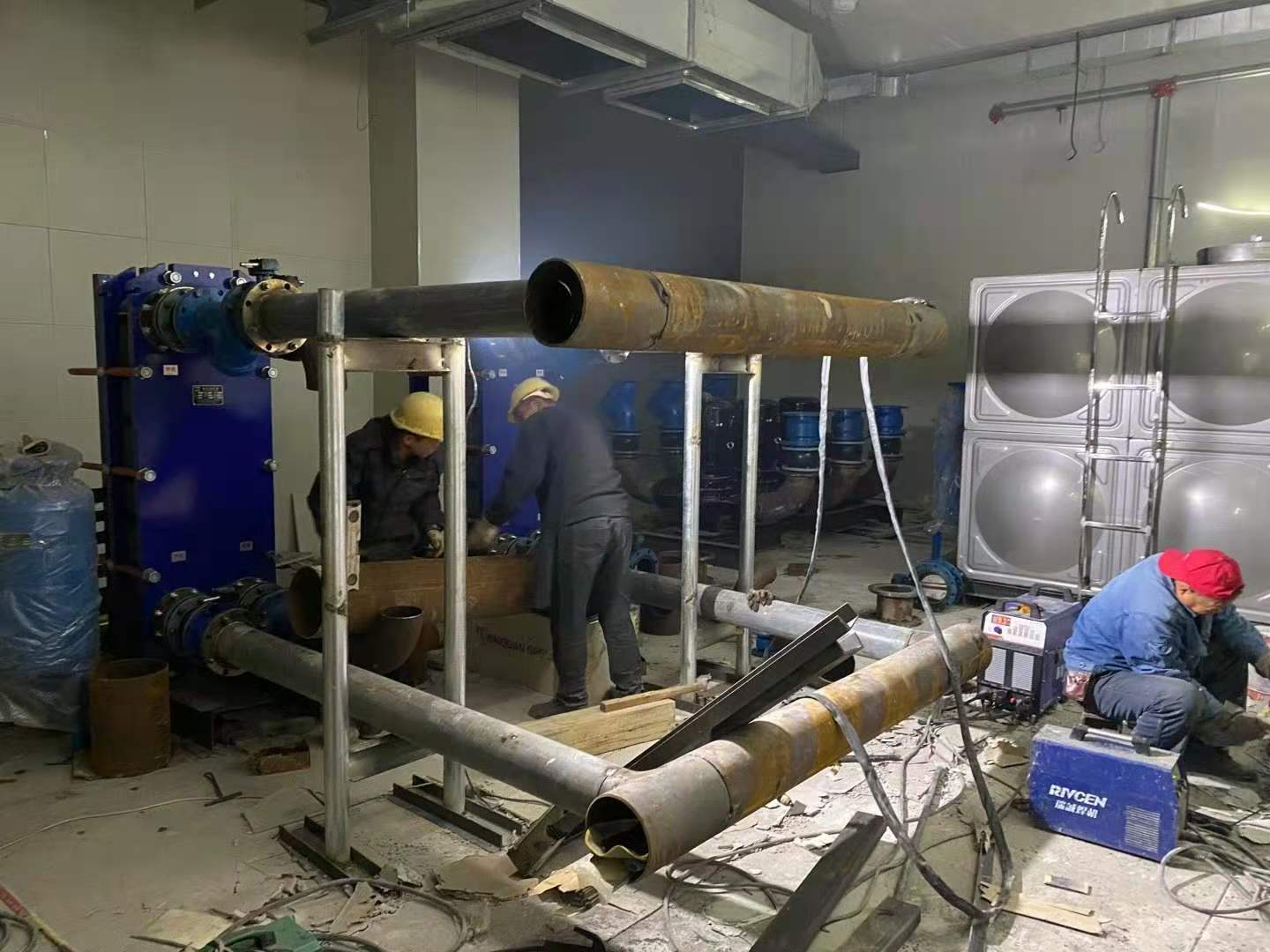 邢台小区供暖空气能热泵机房改造项目